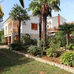 In 40 Malinska