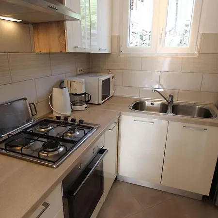 In 40 Apartment *