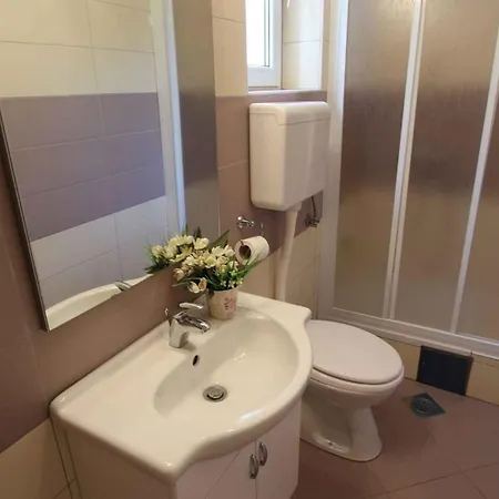 Apartment In 40